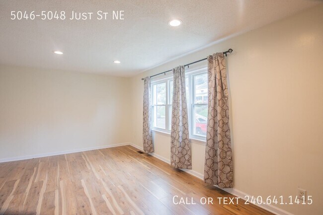 Building Photo - 5046-5048 Just St NE-