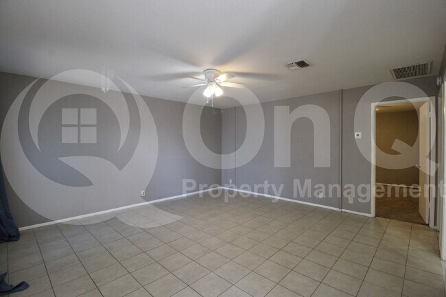 Building Photo - 9021 W Elm St