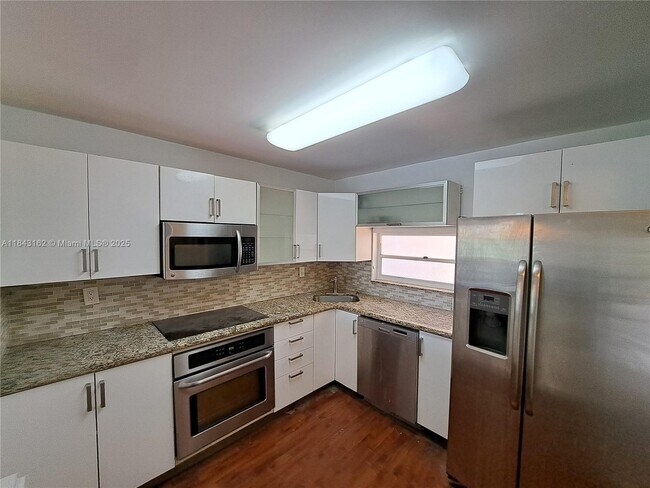 Building Photo - 100 Ocean Ln Dr