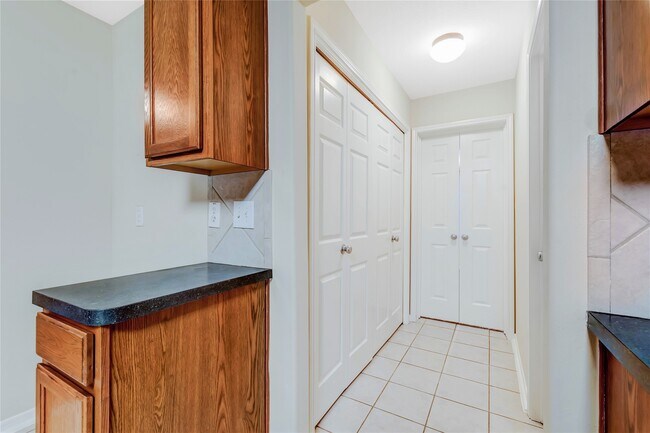 Building Photo - 3710 Banyan Wood Way