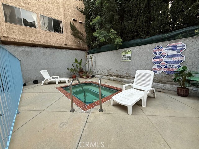 Building Photo - 5151 Balboa Blvd