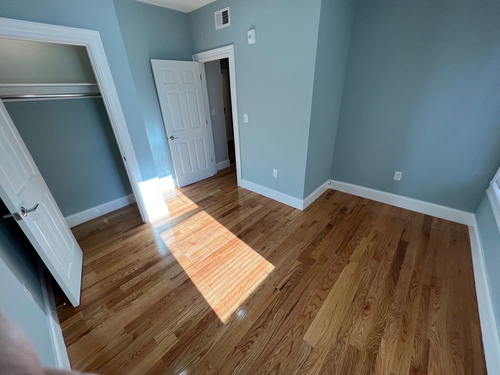 Building Photo - 372 Oxford St