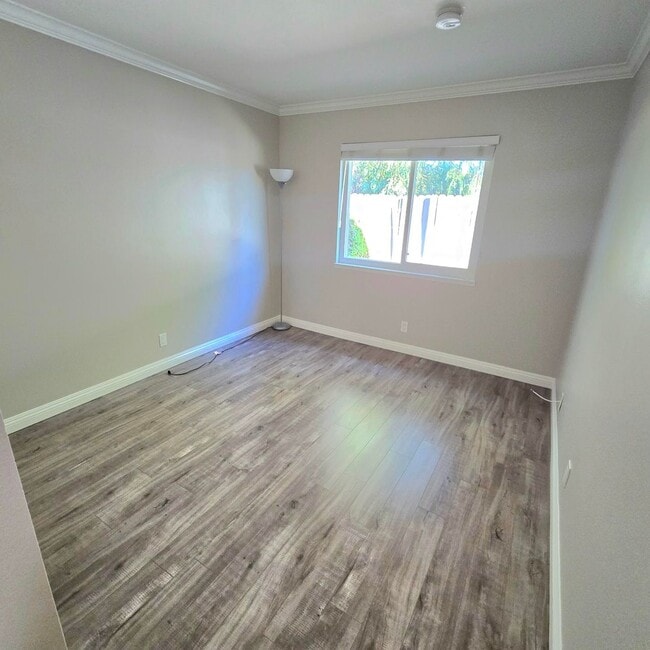 Building Photo - Welcome Home! 4 Bedroom HOUSE available NOW!