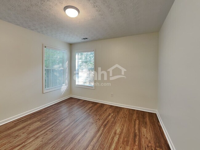 Building Photo - 643 Bartow Dr