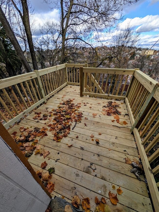 Building Photo - Freshly Remodeled 3 Bedroom House