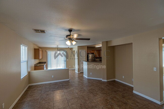 Building Photo - 2035 W Gold Dust Ave