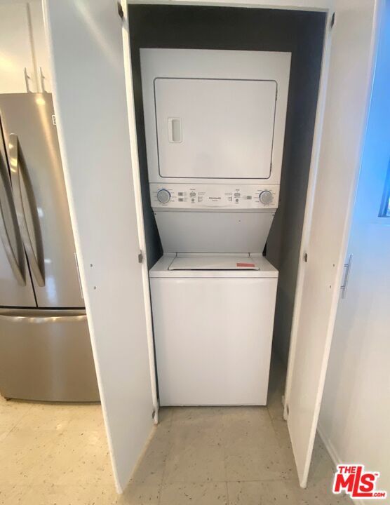 Building Photo - 504 Altair Pl