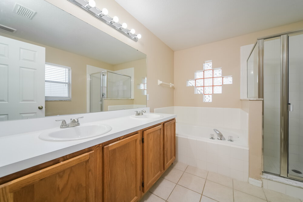 Building Photo - 17100 Woodcrest Way