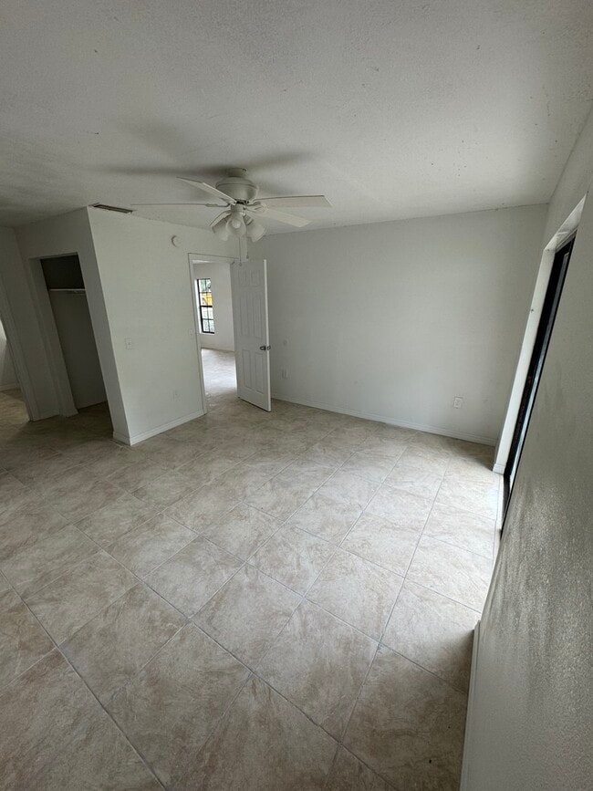 Building Photo - 747 Pineville Ln