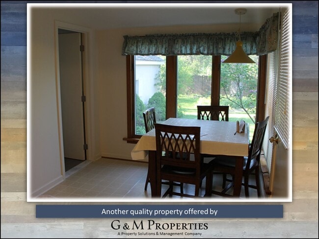 Building Photo - 4-Bedroom Single-Family - Walk to Strong/UofR!