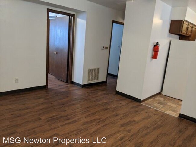 Building Photo - 1111 N 11th Ave E