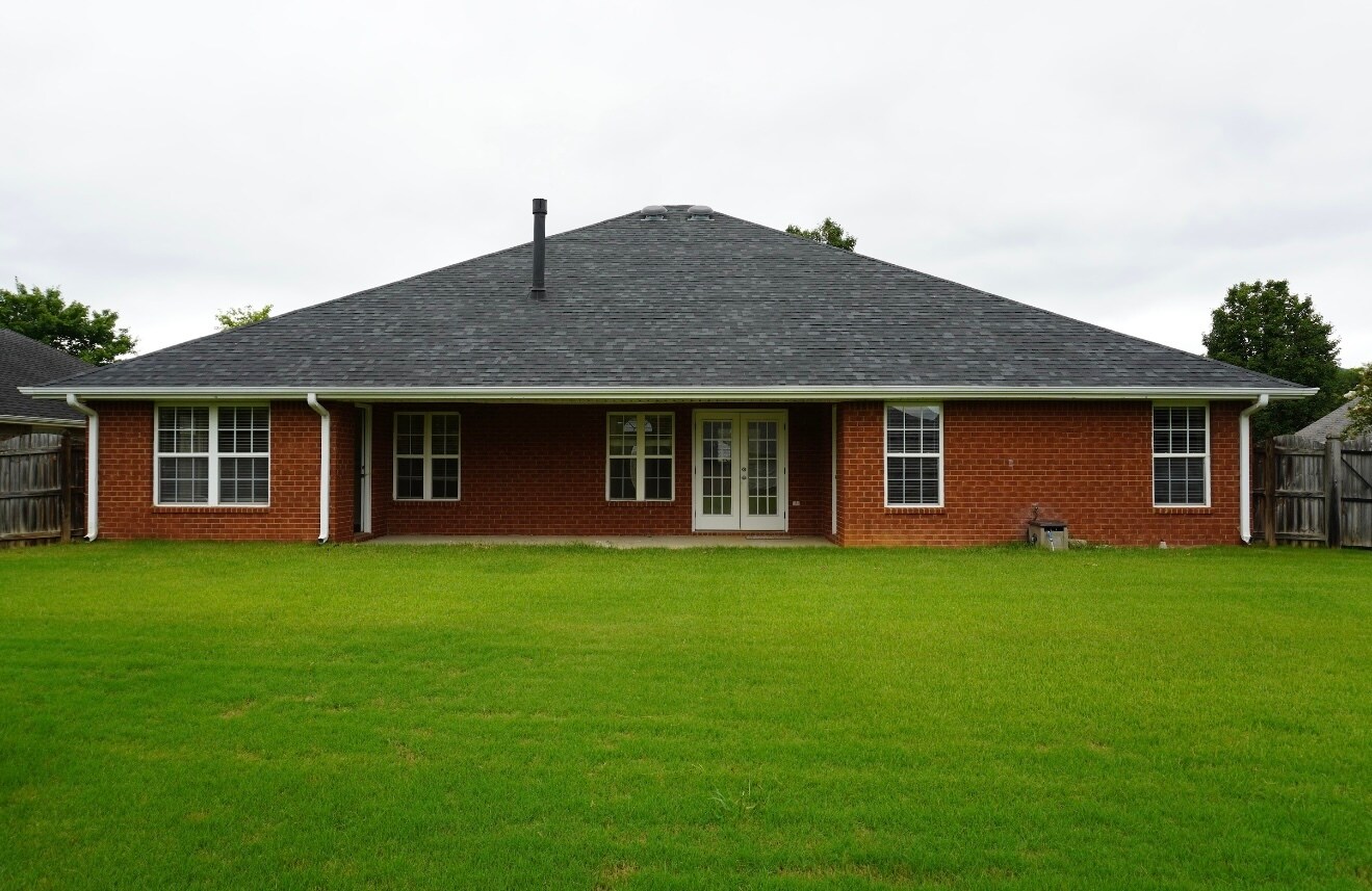 Building Photo - 7009 Lynnfield Dr SE