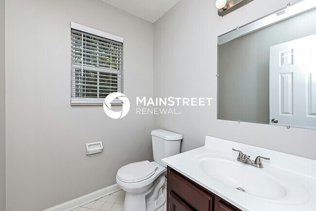 Building Photo - 4 Bedroom Pet-Friendly Home in Nashville, TN with Main Street Renewal