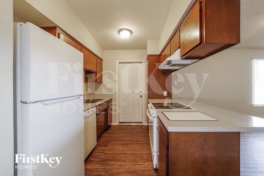 Building Photo - 3341 W Desert Cove Ave