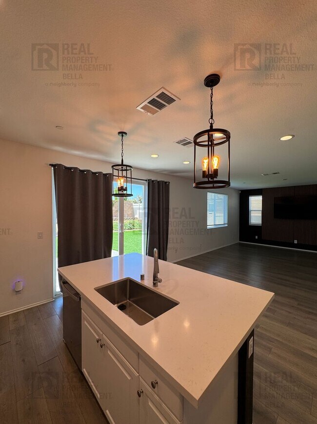 Building Photo - Spacious 3-Bedroom Home in the Desirable McSweeny Farms Community!
