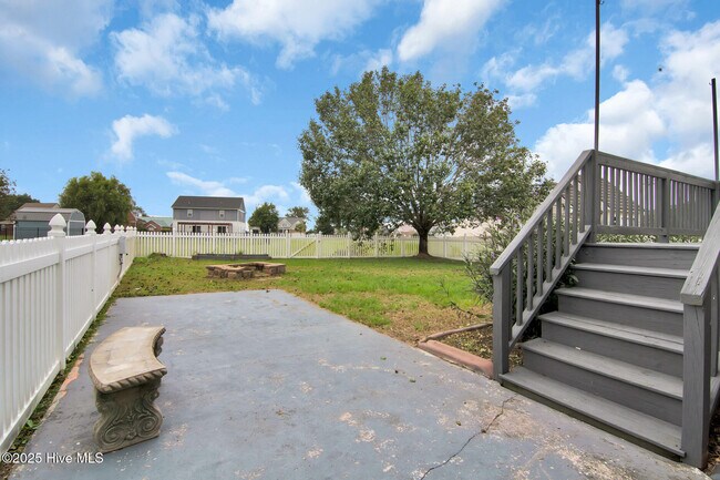 Building Photo - 817 Willbrook Cir