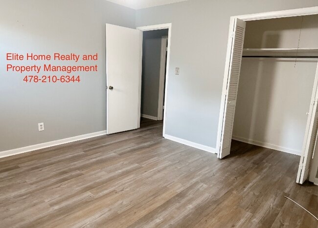 Building Photo - 233 Markwood Dr