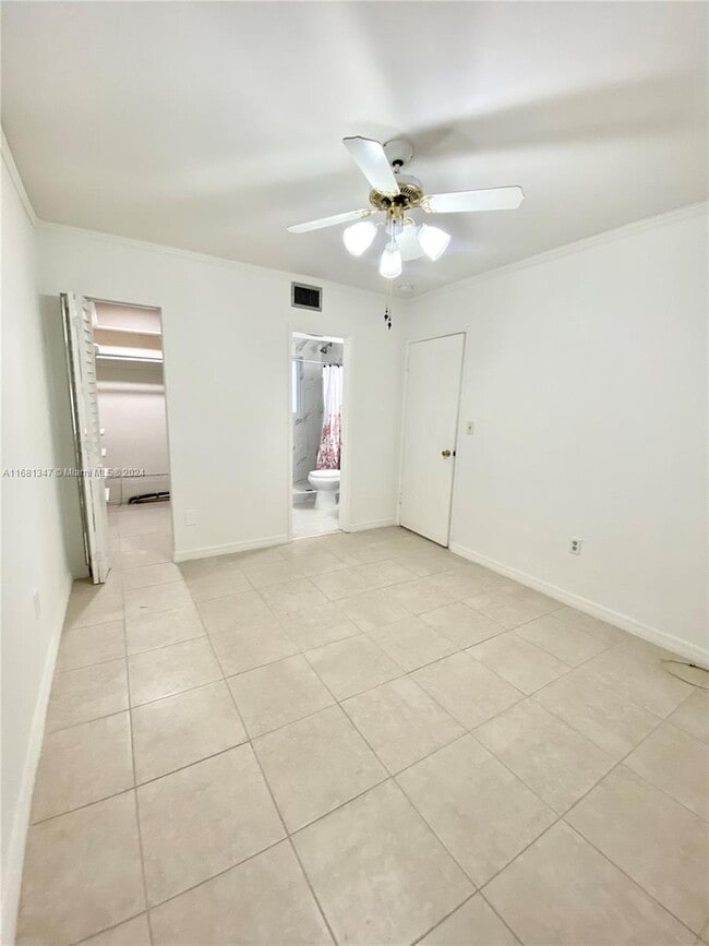 Building Photo - 3360 SW 6th St