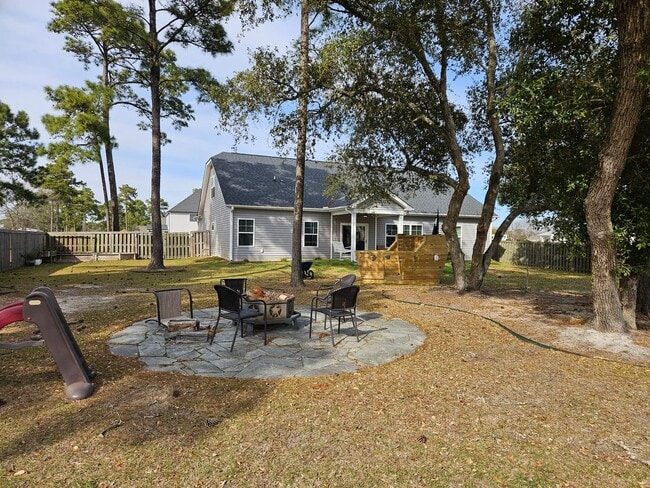 Building Photo - Beautiful unfurnished 5 Bedroom 3 Bath home in The Preserve at Tidewater Sneads Ferry