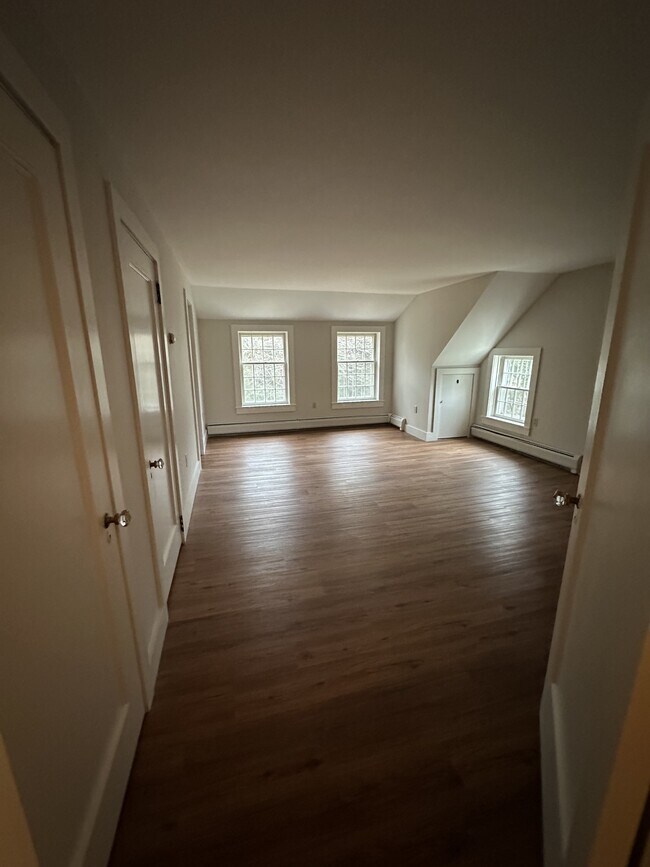 Building Photo - 618 Shearer Hill Rd