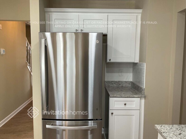 Building Photo - 2820 Sweet Oaks Ct