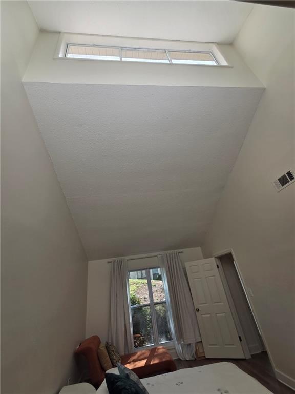 Building Photo - 603 Serramonte Dr