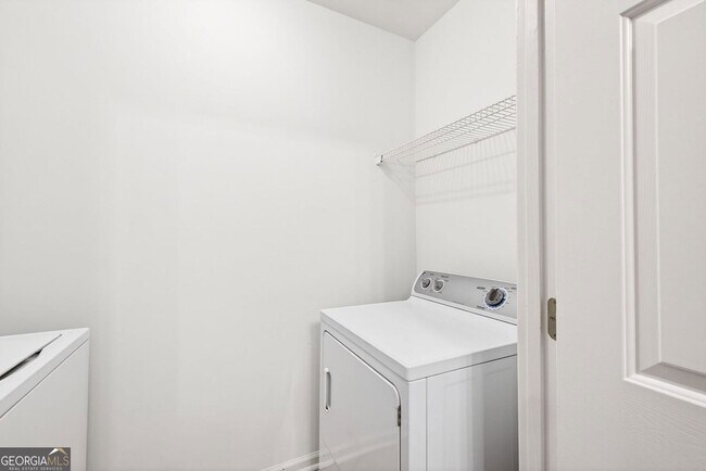 Building Photo - 3334 Peachtree Rd NE