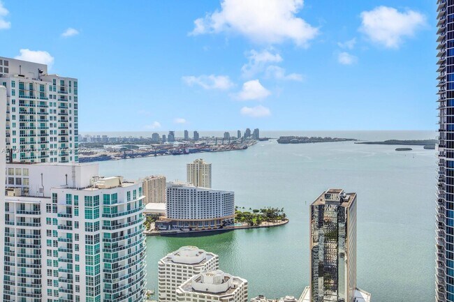 Building Photo - 1010 Brickell Ave