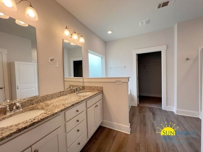 Building Photo - 4-Bedroom SOLAR ENERGY Home in Shoal River Landing!