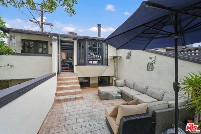 Building Photo - 1335 N Fairfax Ave