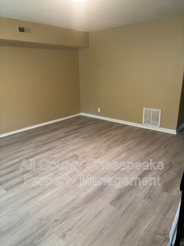 Building Photo - 2825 Eastshire Dr