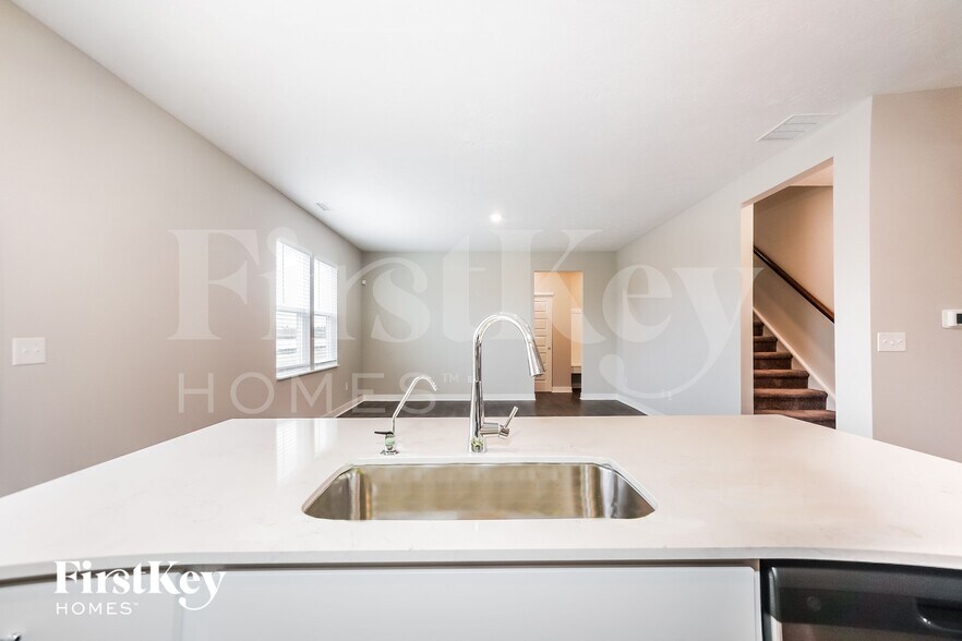 Building Photo - 2273 S Bingham Pl