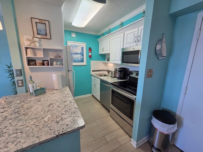 Building Photo - DOLPHIN RUN CONDOMINIUM