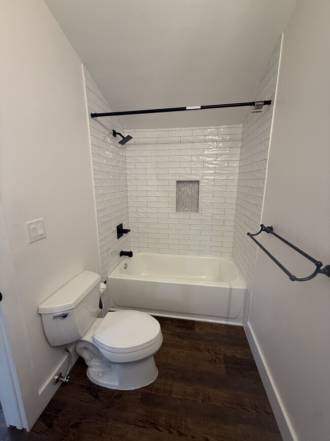 Building Photo - 740 Finn Long Rd