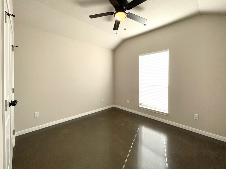 Building Photo - 100 W Windmill Way