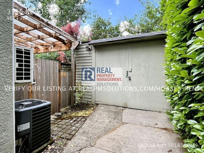 Building Photo - 3115 NE 41st Ave