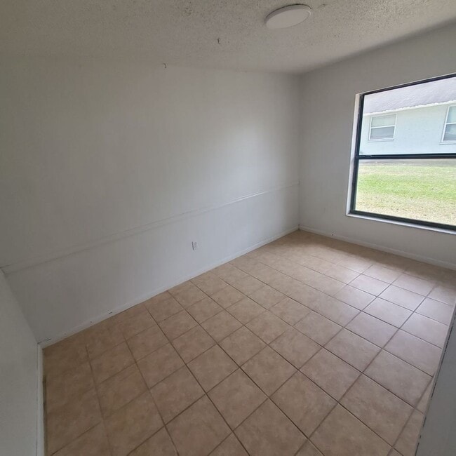 Building Photo - Peavy Ct