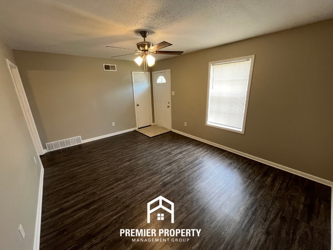Building Photo - NEWLY RENOVATED 3BR/2BA in Easthaven | Modern Fireplace & Formal Dining