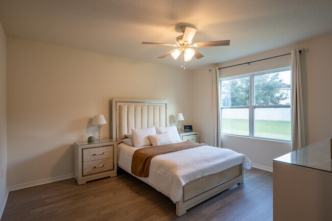 Building Photo - 5230 Bracks Landing Dr