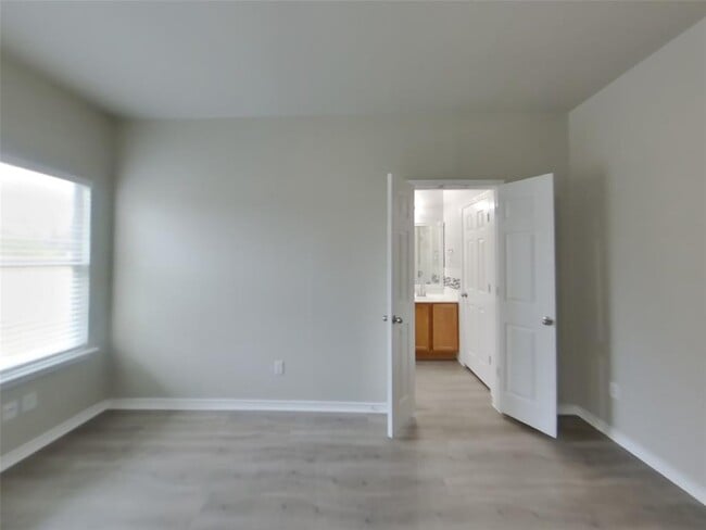 Building Photo - 11602 Morgan's Point St