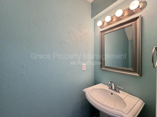 Building Photo - 16967 E Tufts Pl