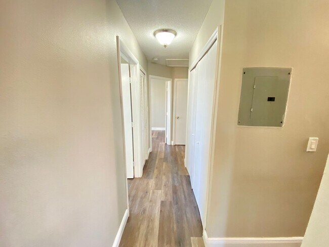 Building Photo - 2439 Harbor Town Dr