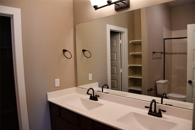 Building Photo - 106 Wickersham