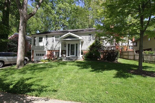 Building Photo - 8907 Mohawk Ln