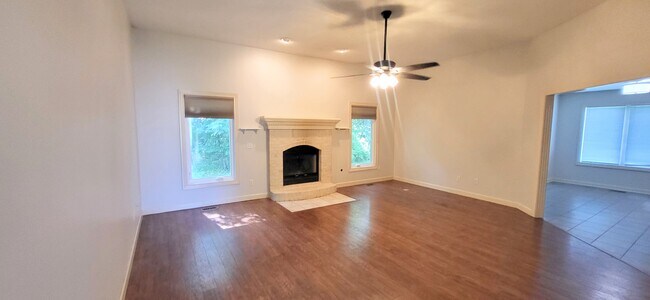 Building Photo - 3015 Hedgerow Pass