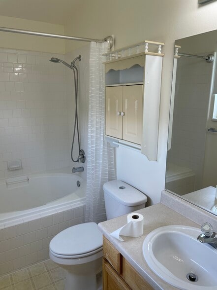 Building Photo - 6435 S Wakefield Way