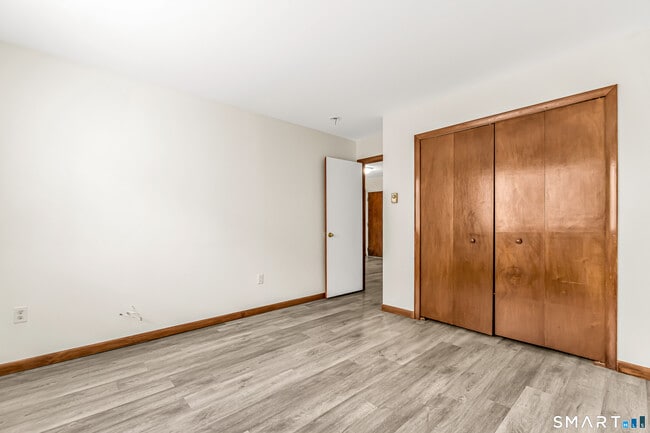 Building Photo - 115 Short Beach Rd