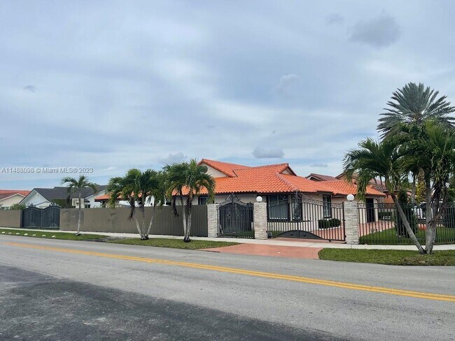 Building Photo - 6790 SW 105th Ave