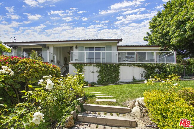 Building Photo - 6363 Zumirez Dr