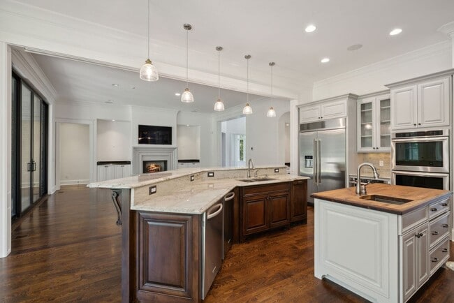 Building Photo - 3 Crooked Stick Ln